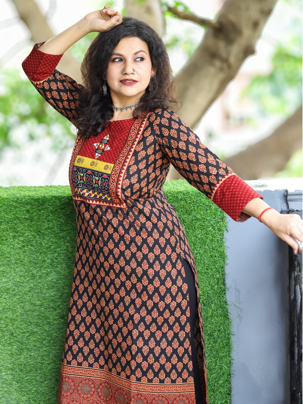 Mohini Coal Black Kutch Mirror Yoke with Embroidery Work Gamthi Print Cotton Kurti-D2